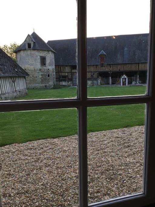 La Ferme Du Chateau Fauguernon Exteriör bild